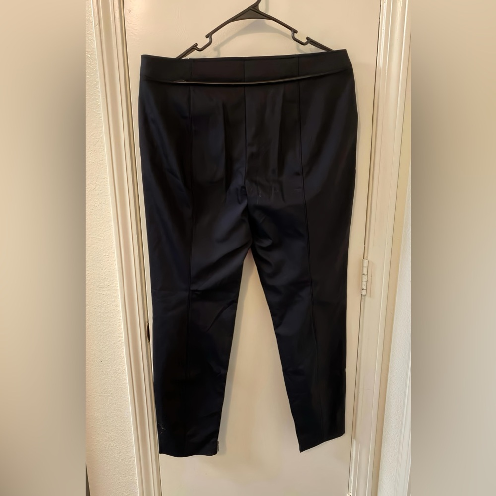 💕ST. JOHN Size 14 Seamed Ankle Zip Pants Flat Front Side Zip Crepe Black